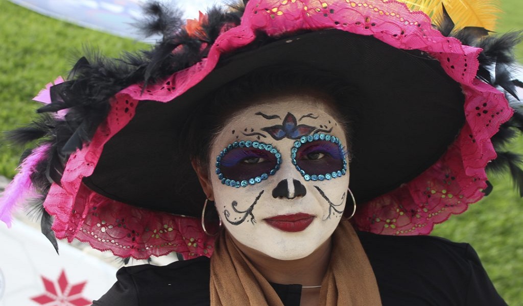 How To Dress Up As Catrina Costume