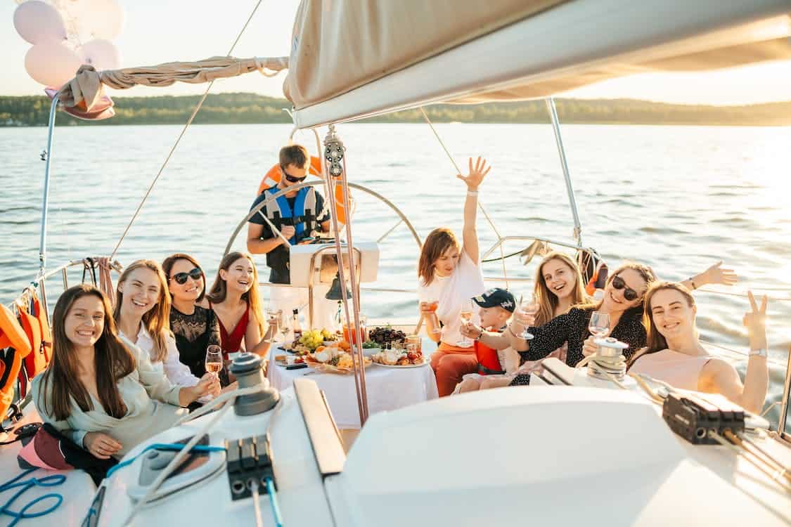 What do people on yachts wear?
