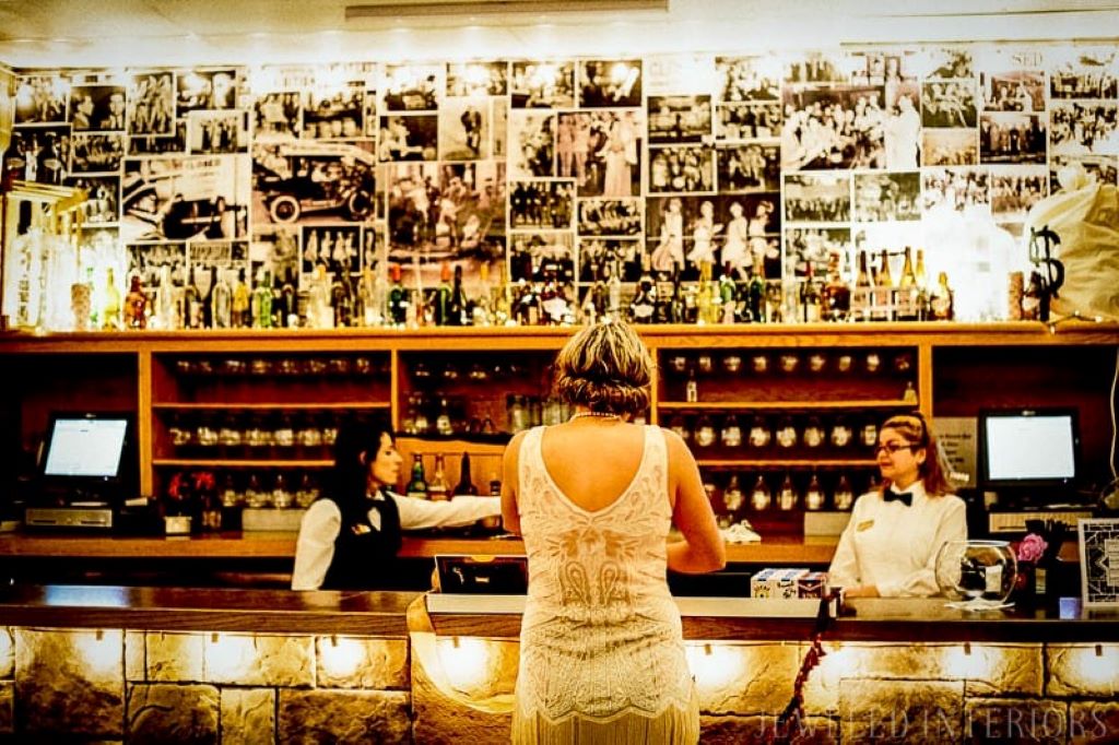 How to Host a Roaring 1920s Speakeasy Party